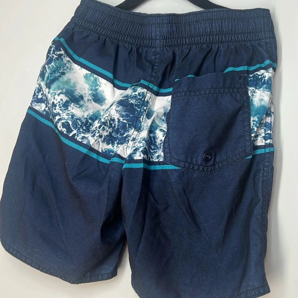 Old Navy Boys Small White Long Sleeve Rashguard Shirt Navy Swim Shorts Set